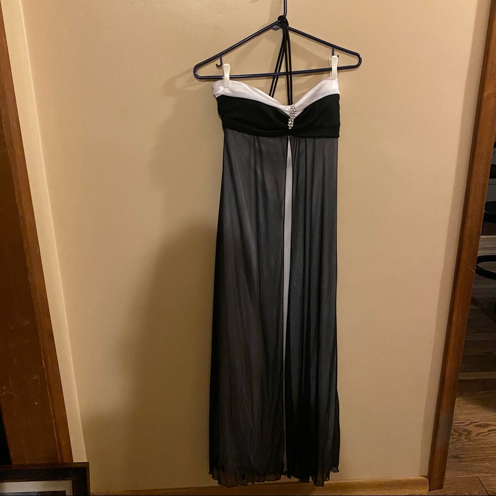 Great For Prom & Wedding Seaon!  Made in Canada- Jessica Petite Gown